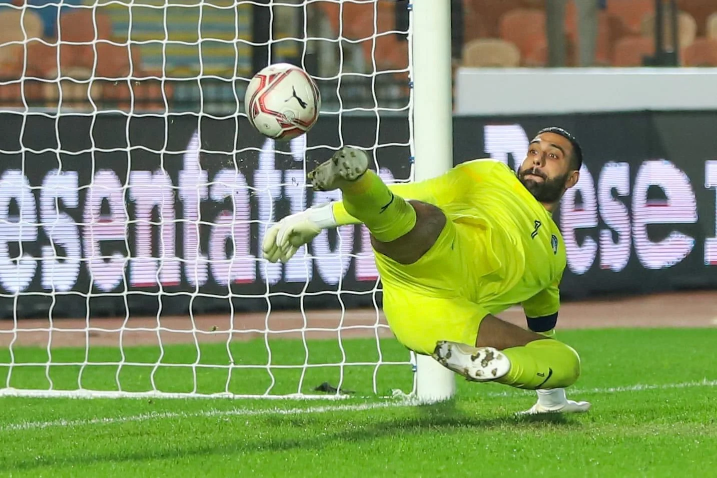 طبيب بيراميدز يكشف حجم إصابة الشناوي.. قبل البطولة المنتظرة