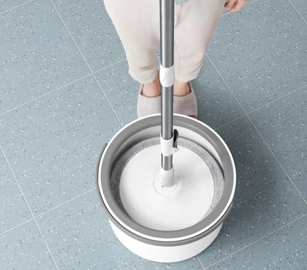 أدوات تنظيف أساسية