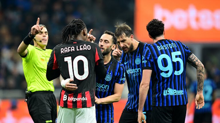 ديربي الغضب.. ميلان يهزم الإنتر في عقر داره ويواصل الزحف نحو قمة «الكالتشيو»