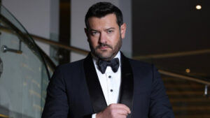 عمرو يوسف يعتذر