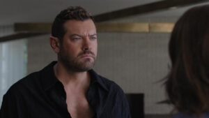 عمرو يوسف يعتذر