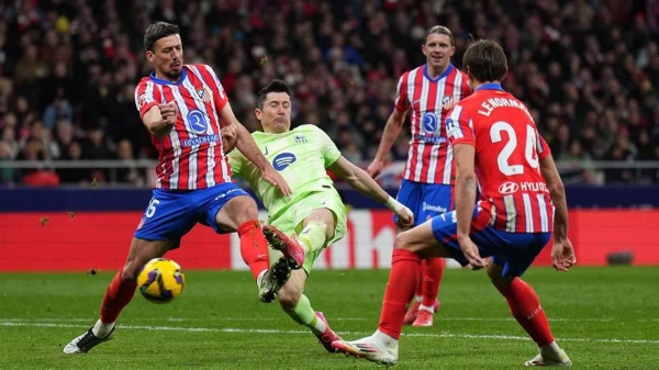 برشلونة يغرد منفردًا بصدارة الدوري الإسباني بعد الفوز في قمة أتليتكو مدريد