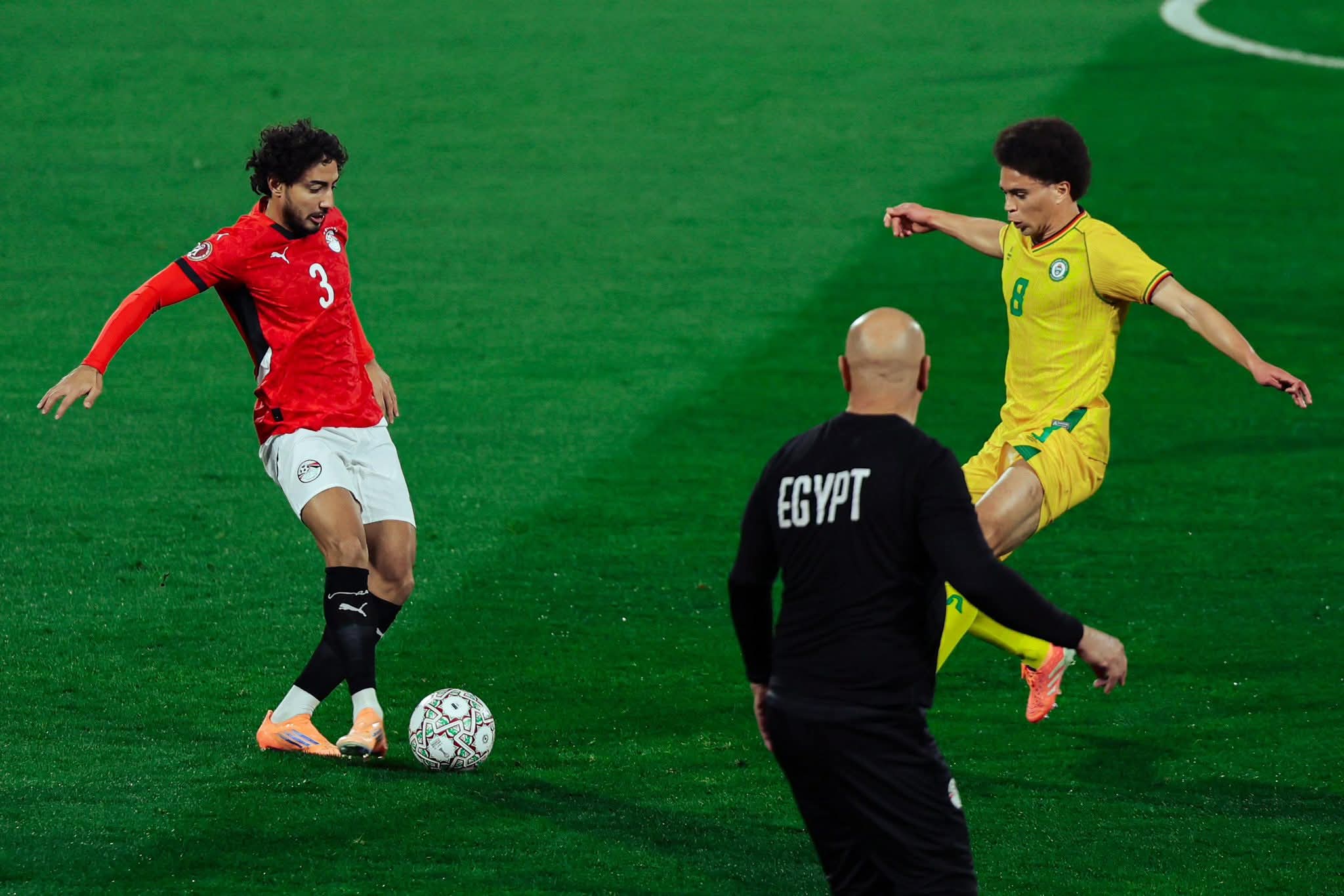 فنيا.. سيطرة منتخب مصر و أخطاء متكررة ما بين روح الفراعنة والفرص الضائعة