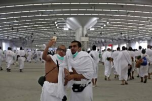 حظر التصوير داخل الحرمين