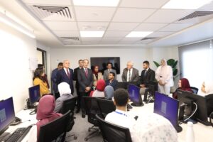 وزير الاتصالات يفتتح عدد من المشروعات