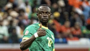 صلاح وحكيمي وماني في سباق ناري على أفضل لاعب في أفريقيا
