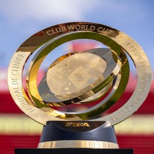 «بين احضان التتش».. النسخة الأصلية من كأس العالم تزين النادي الأهلي