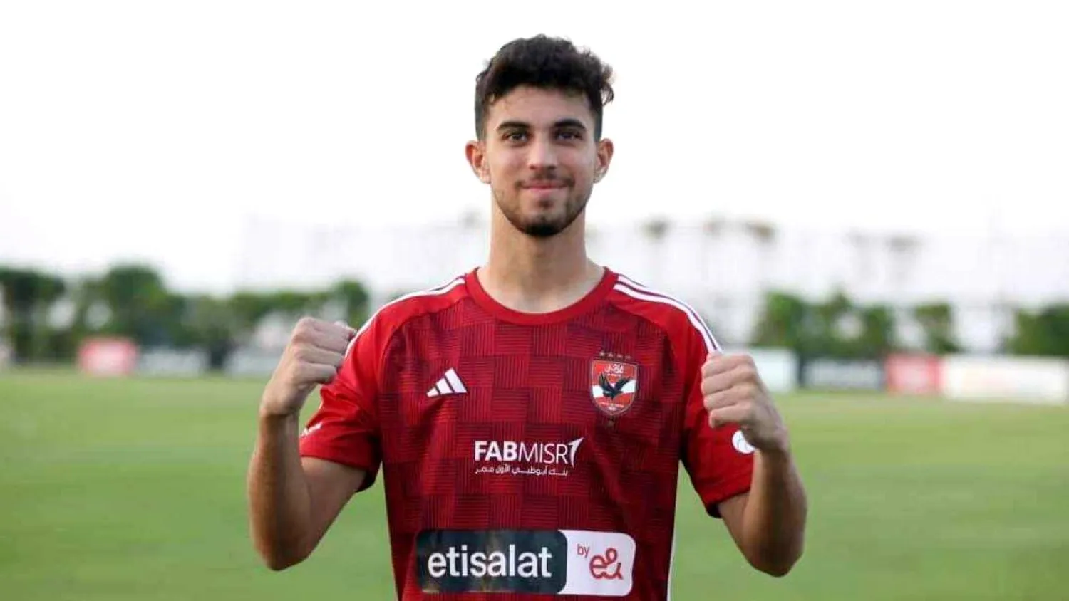 رسميًا.. مدافع الأهلي ثالث المنتقلين إلى سيراميكا من القلعة الحمراء