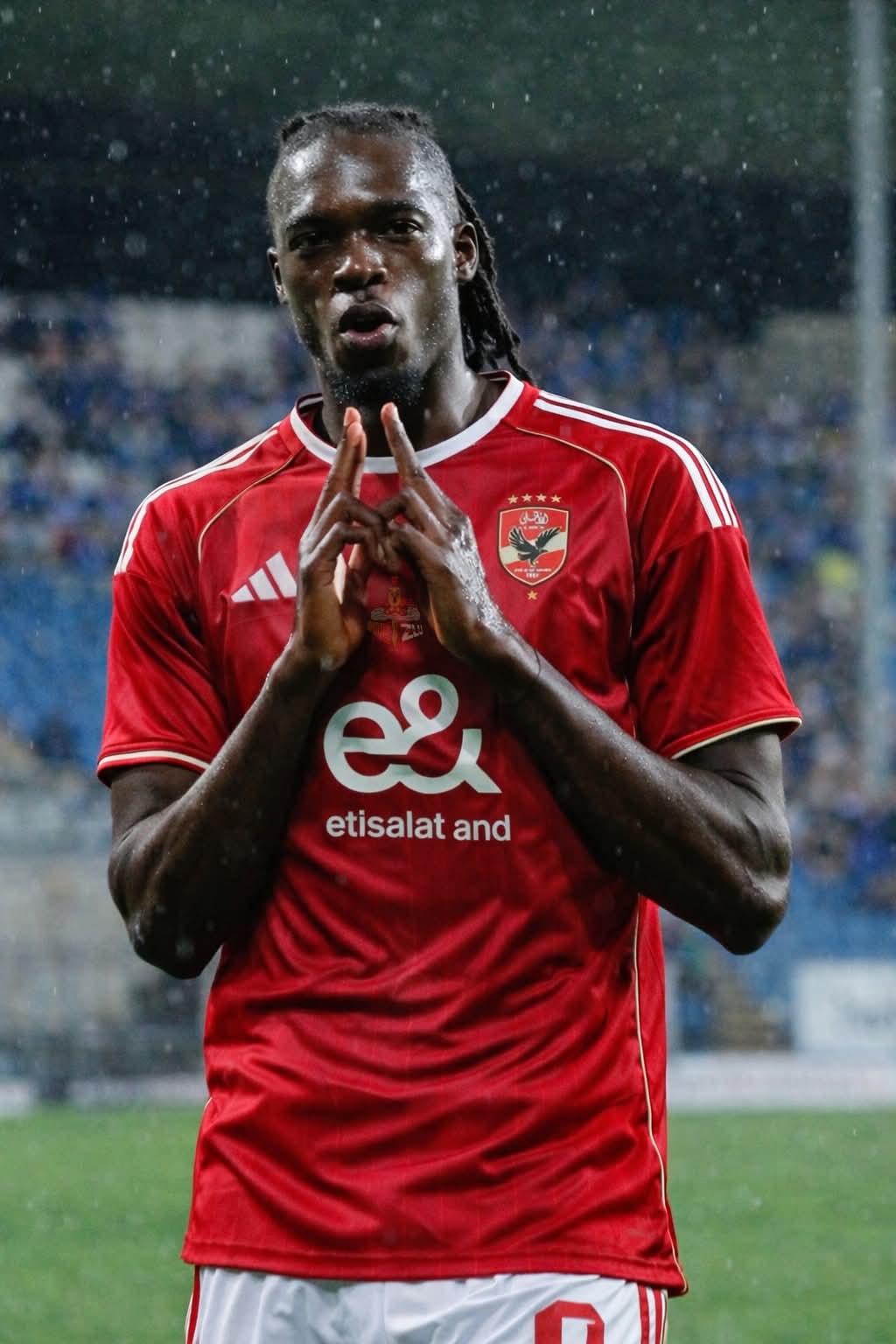 الأهلي يُكمل صفقة كامويش: المهاجم الأنجولي يخضع للكشف الطبي قبل الإعلان الرسمي