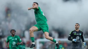 القنوات الناقلة لمباراة الأهلي والتعاون في دوري روشن السعودي 2025/2026