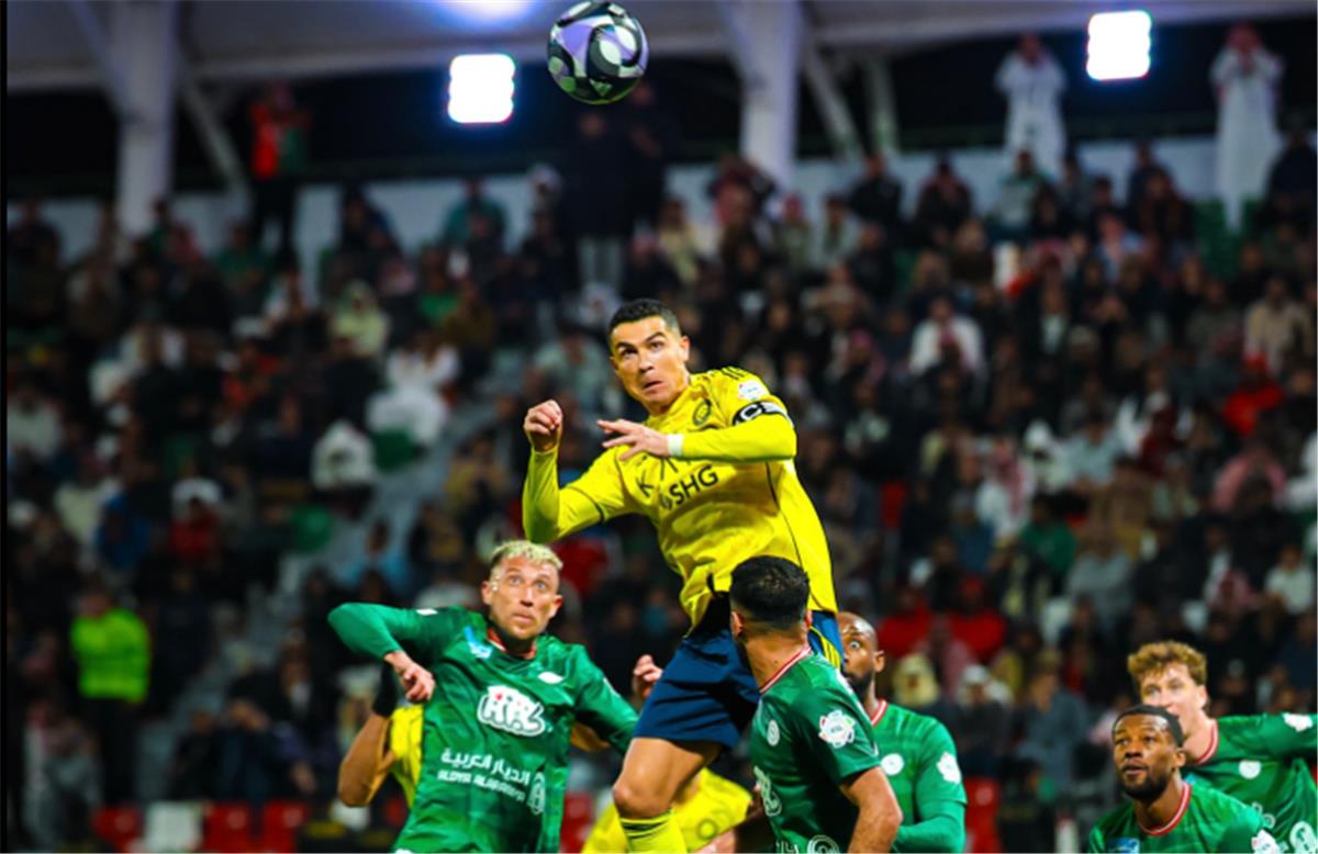 «رغم الخسارة الماضية».. رونالدو يتربع على عرش صدارة هدافي الدوري السعودي