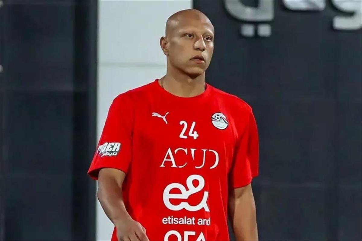 أخبار الأهلي.. عمرو الجزار ينتقل إلى القلعة الحمراء وحارس المرمى يقترب من المصري