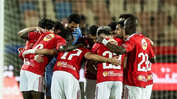 «تواجد مروان عطية».. قائمة الأهلي لمواجهة سموحة في الدوري