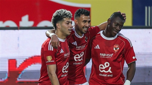 خبير لوائح يكشف عن العقوبات المحتملة على الأهلي بعد شغب الجمهور