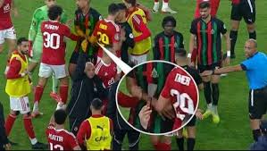 «اشتباك عنيف وأسلحة حادة».. فلاش باك ماذا حدث في آخر مواجهة بين الأهلي والجيش الملكي؟