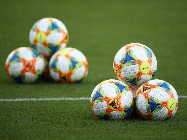 «صباحك كورة».. موعد مباريات اليوم الأحد 1-2‑2026 والقنوات الناقلة