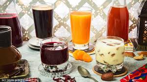 «نكهات تنتظر الأذان».. مشروبات رمضانية مميزة تزين موائد الإفطار